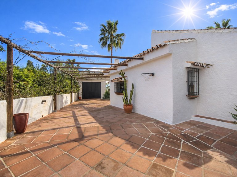 Villa for Sale  in Estepona, Malaga 49