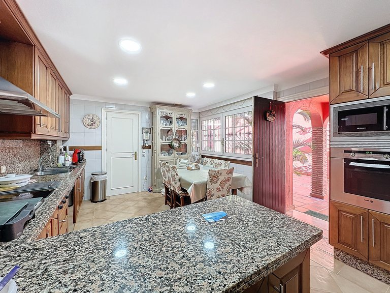 Villa for Sale  in Estepona, Malaga 22