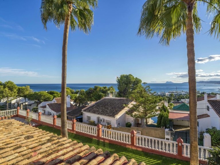 Villa for Sale  in Estepona, Malaga 27