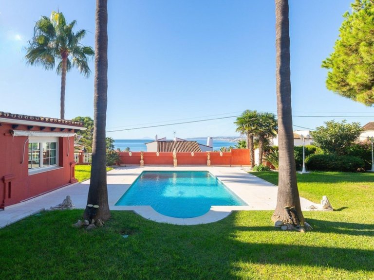 Villa for Sale  in Estepona, Malaga 2