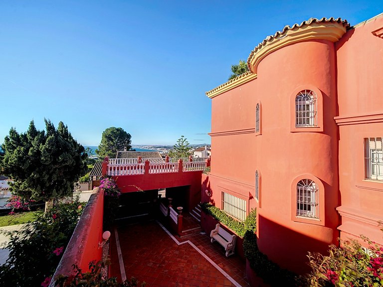 Villa for Sale  in Estepona, Malaga 52