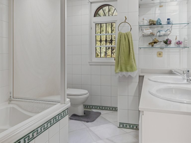 Villa for Sale  in Estepona, Malaga 32