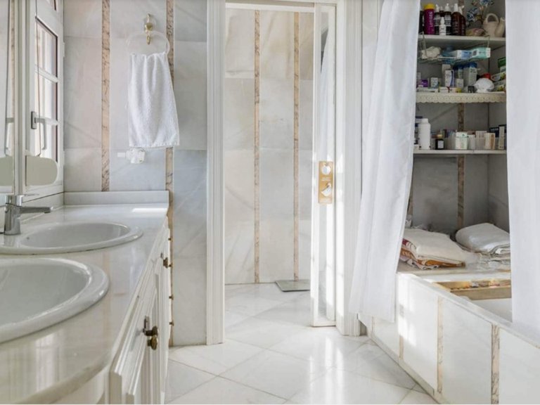 Villa for Sale  in Estepona, Malaga 29