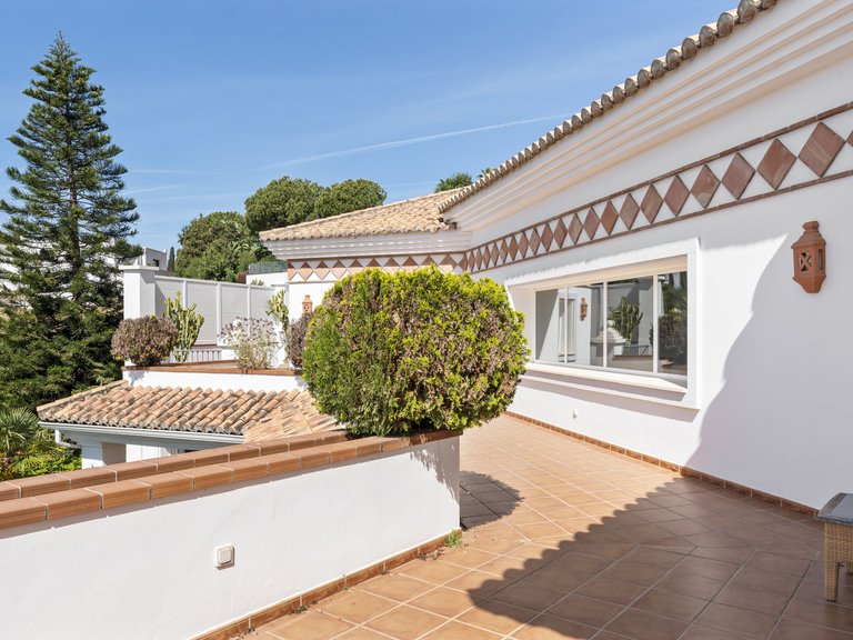 Villa for Sale  in Benahavis, Malaga 28