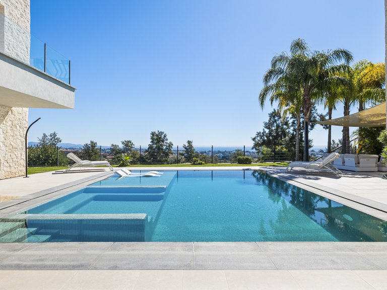 Villa for Sale  in Benahavis, Malaga 1