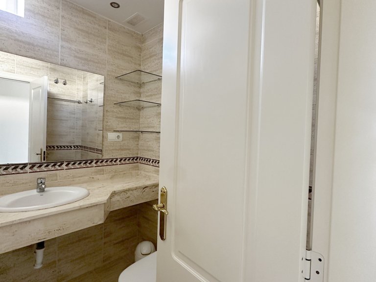 Apartment for Sale  in Marbella, Malaga 17