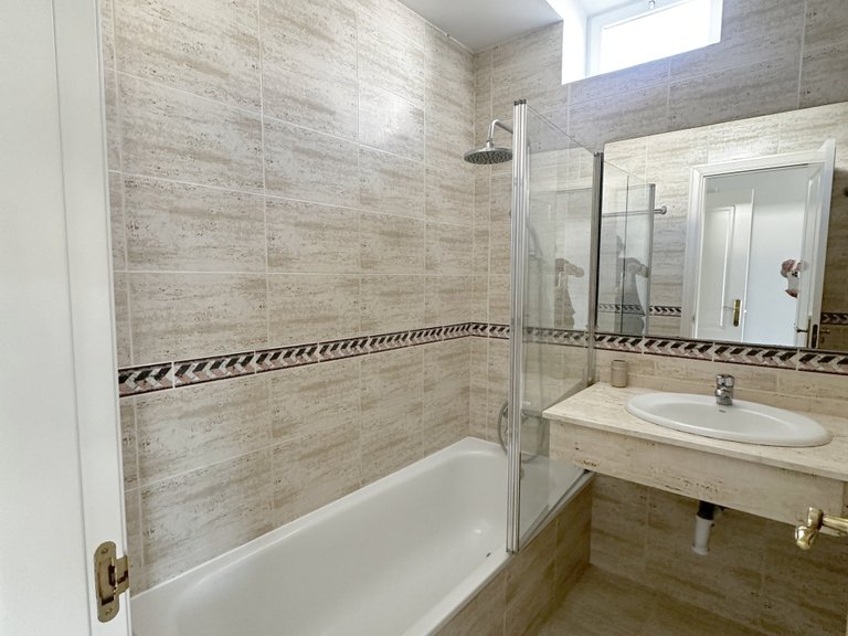 Apartment for Sale  in Marbella, Malaga 16