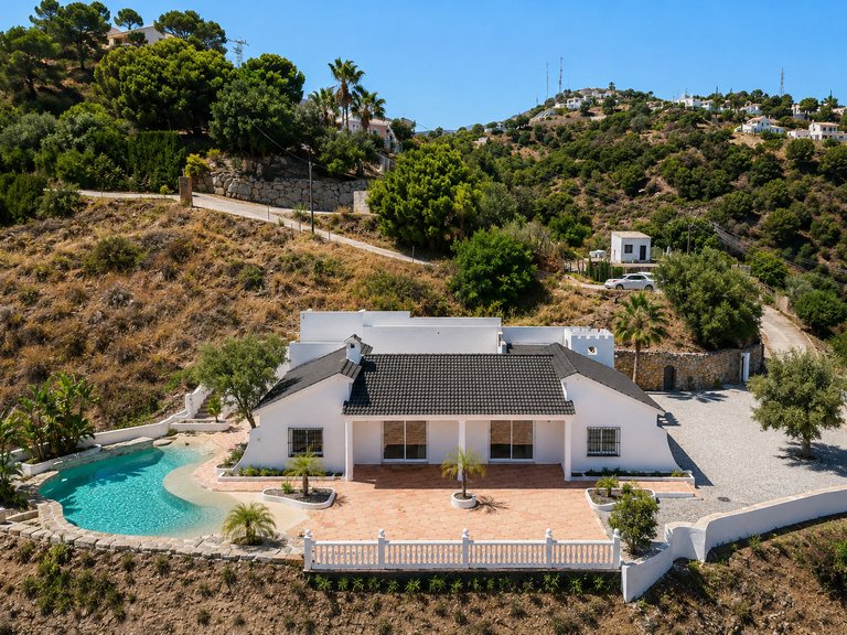 Country House for Sale  in Estepona, Malaga 3