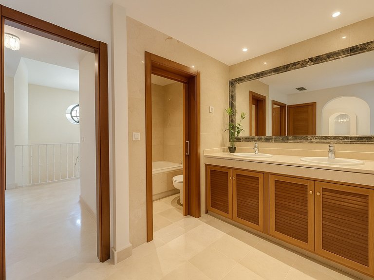 Town House for Sale  in Estepona, Malaga 14
