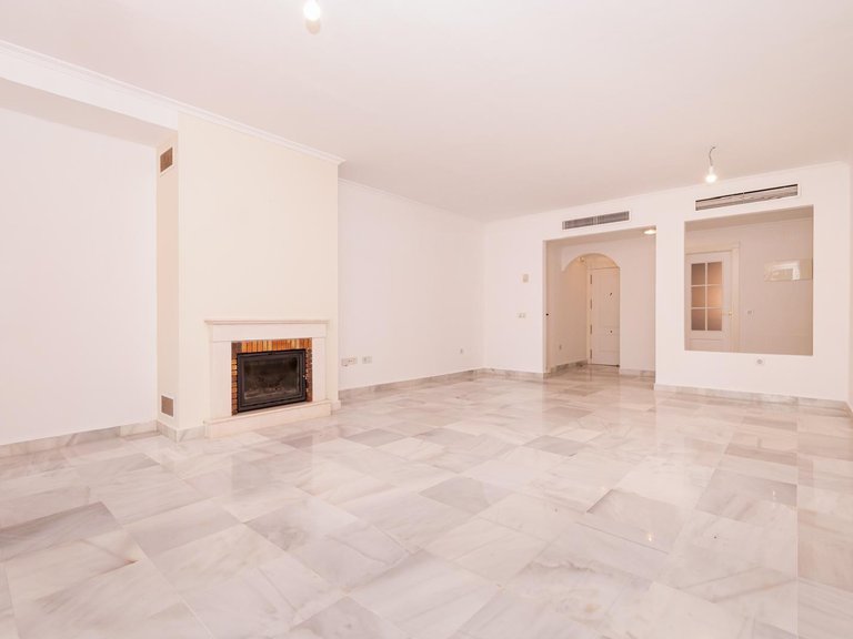 Apartment for Sale  in Estepona, Malaga 7