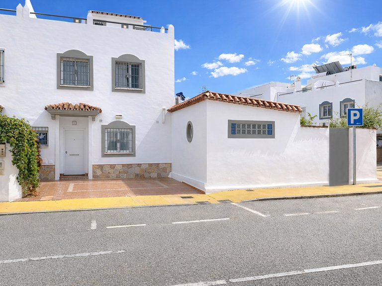 Town House for Sale  in Estepona, Malaga 2