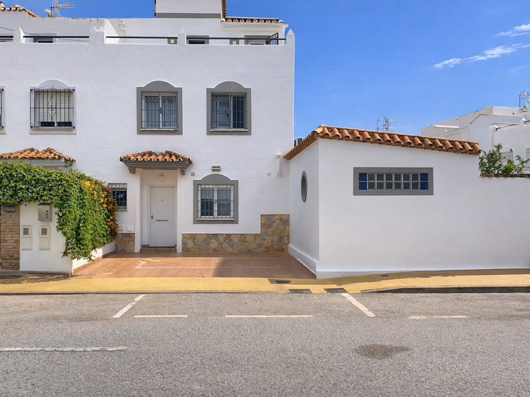 Town House for Sale  in Estepona, Malaga 42