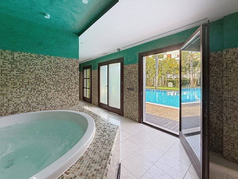 Apartment for Sale  in Estepona, Malaga 37