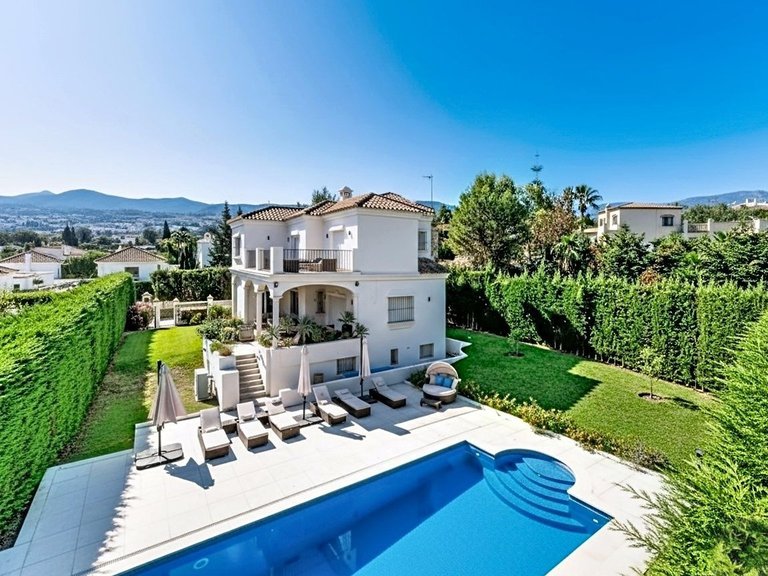 Villa for Sale  in Marbella, Malaga 1