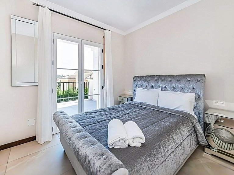 Villa for Sale  in Marbella, Malaga 13