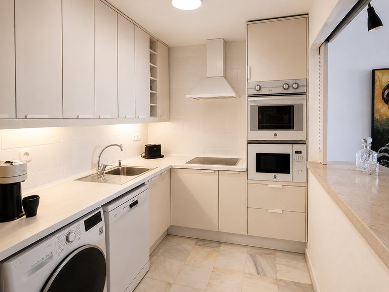 Apartment for Sale  in Marbella, Malaga 15