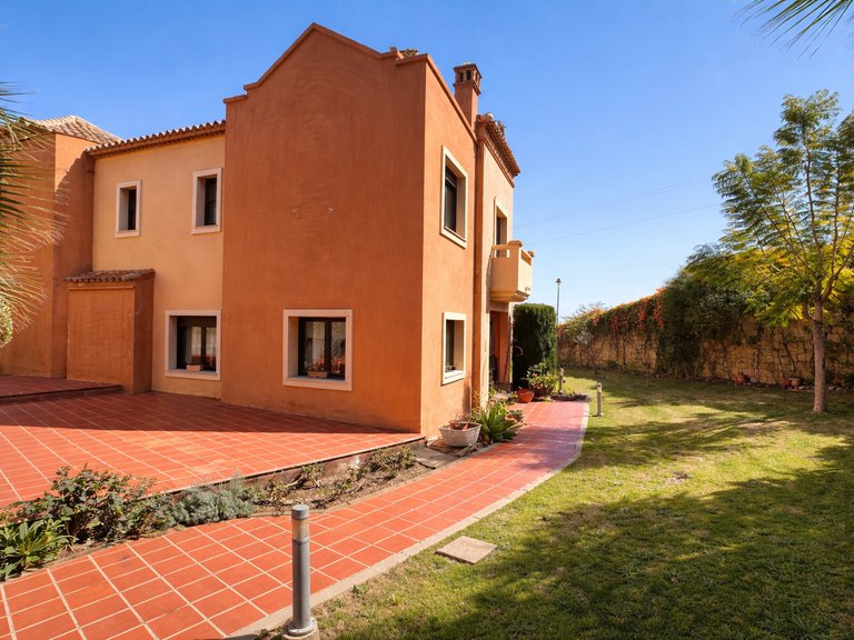 Town House for Sale  in Estepona, Malaga 24