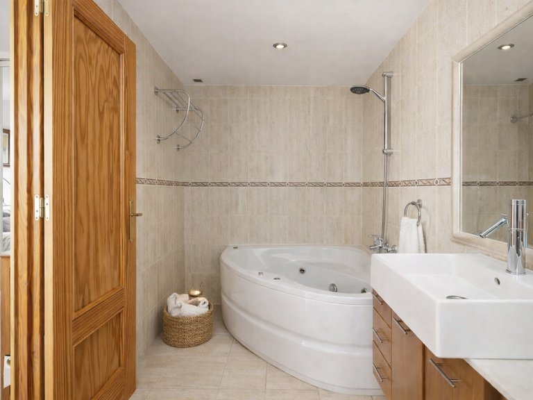 Town House for Sale  in Estepona, Malaga 11