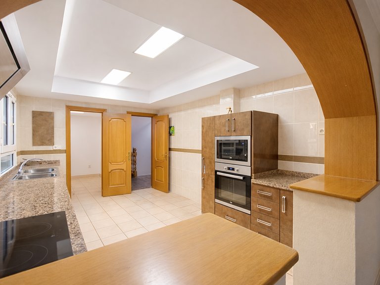Villa for Sale  in Estepona, Malaga 16