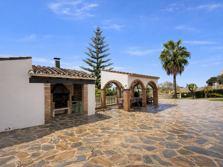 Villa for Sale  in Estepona, Malaga 46