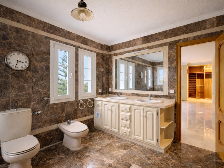 Villa for Sale  in Estepona, Malaga 27