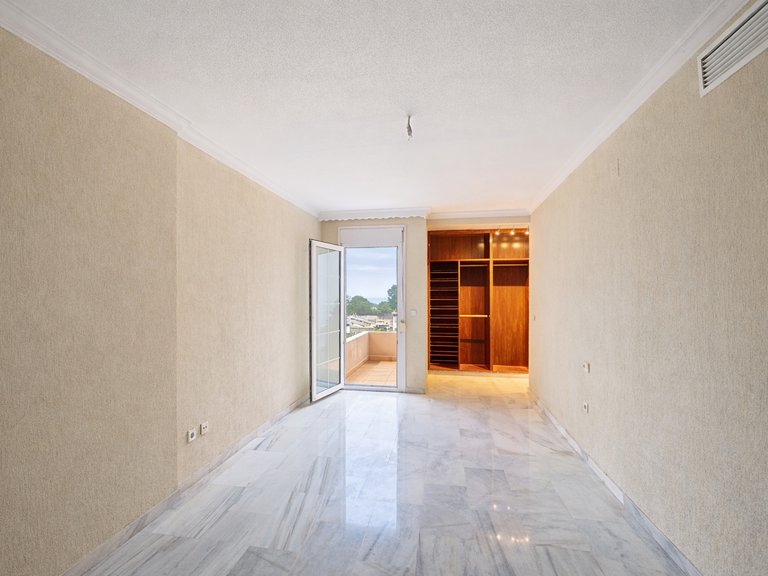 Villa for Sale  in Estepona, Malaga 30