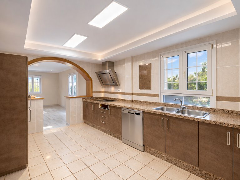 Villa for Sale  in Estepona, Malaga 15