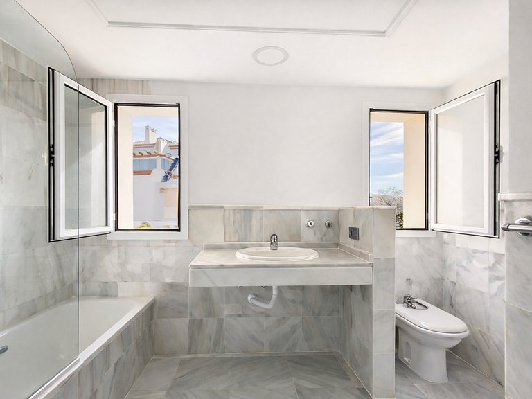Apartment for Sale  in Estepona, Malaga 33