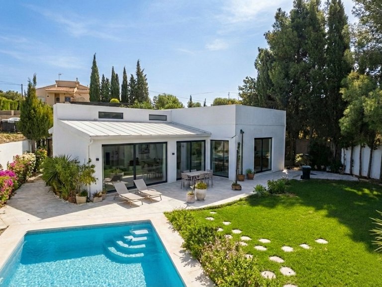 Villa for Sale  in Estepona, Malaga 28