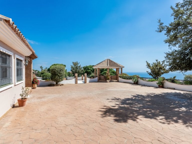 Country House for Sale  in Estepona, Malaga 11