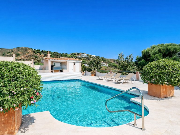 Country House for Sale  in Estepona, Malaga 10