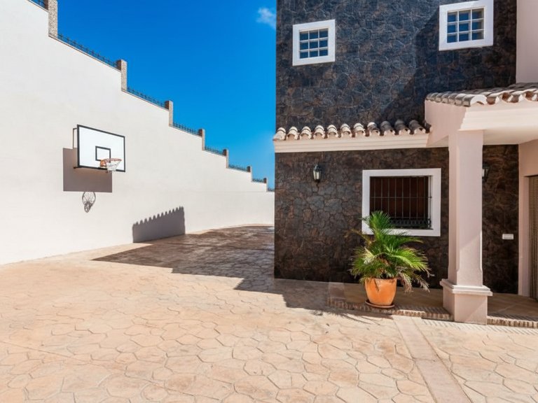 Country House for Sale  in Estepona, Malaga 12