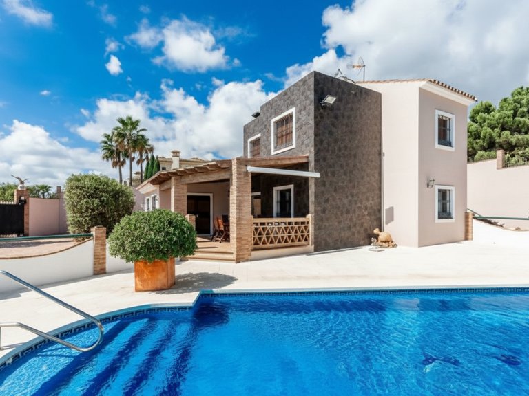 Country House for Sale  in Estepona, Malaga 3