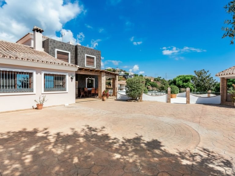 Country House for Sale  in Estepona, Malaga 13