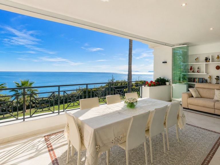Apartment for Sale  in Estepona, Malaga 1