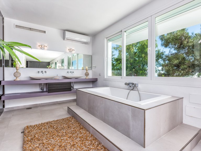 Villa for Sale  in Estepona, Malaga 33