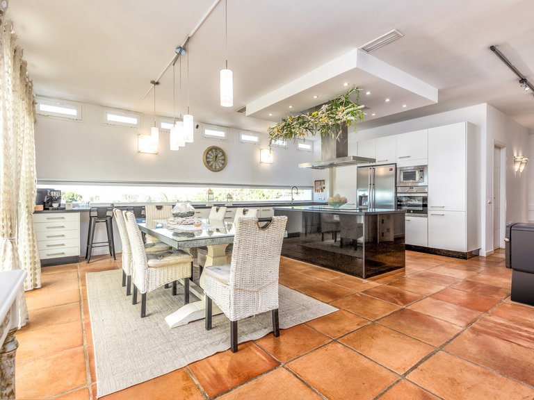 Villa for Sale  in Estepona, Malaga 19