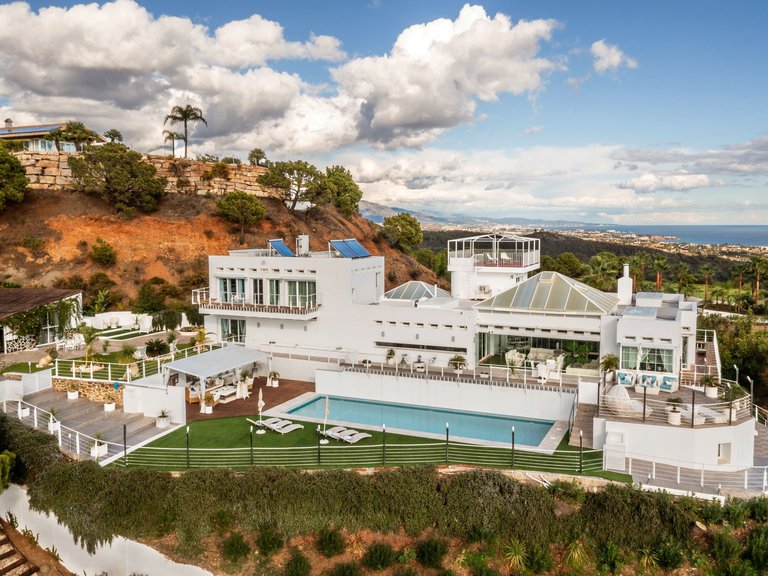 Villa for Sale  in Estepona, Malaga 2