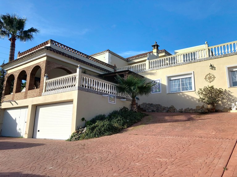 Villa for Sale  in Estepona, Malaga 5