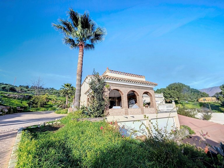Villa for Sale  in Estepona, Malaga 4