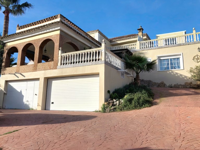 Villa for Sale  in Estepona, Malaga 56