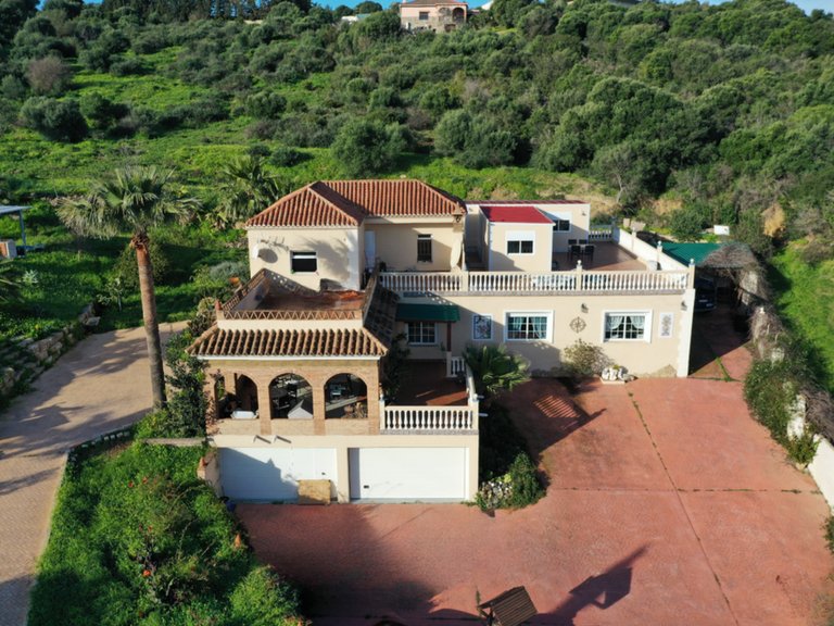 Villa for Sale  in Estepona, Malaga 3