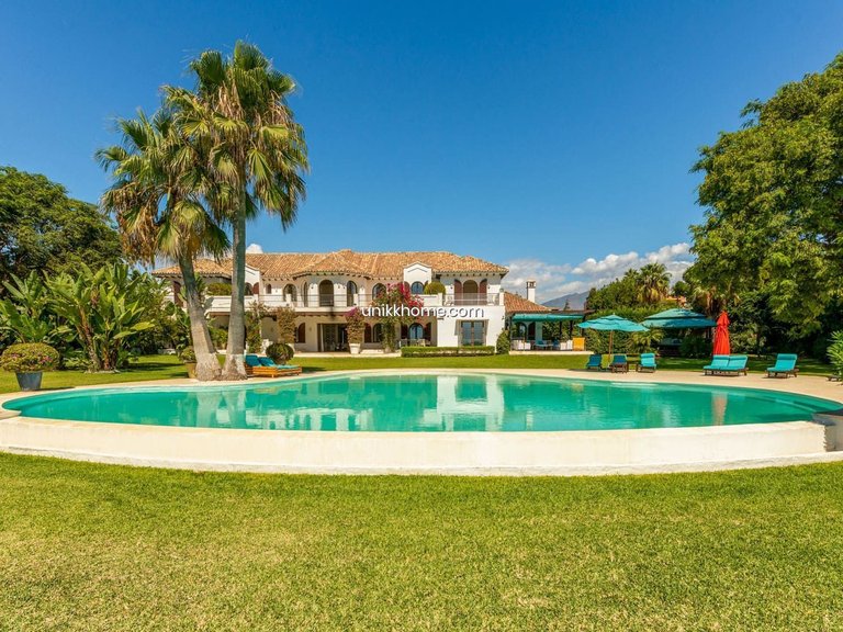 Villa for Sale  in Estepona, Malaga 3