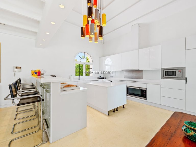 Villa for Sale  in Estepona, Malaga 11