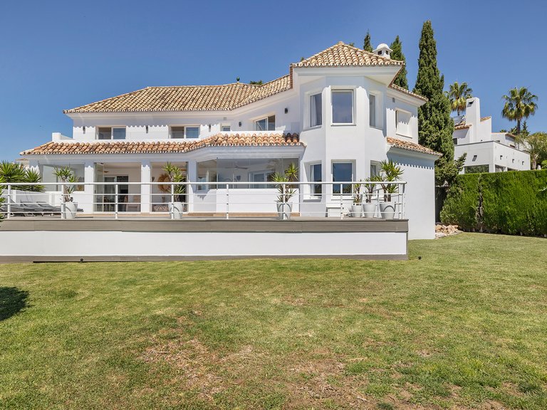 Villa for Sale  in Estepona, Malaga 33