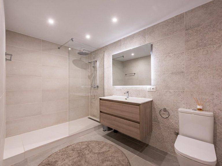 Villa for Sale  in Estepona, Malaga 36