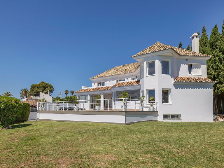 Villa for Sale  in Estepona, Malaga 27