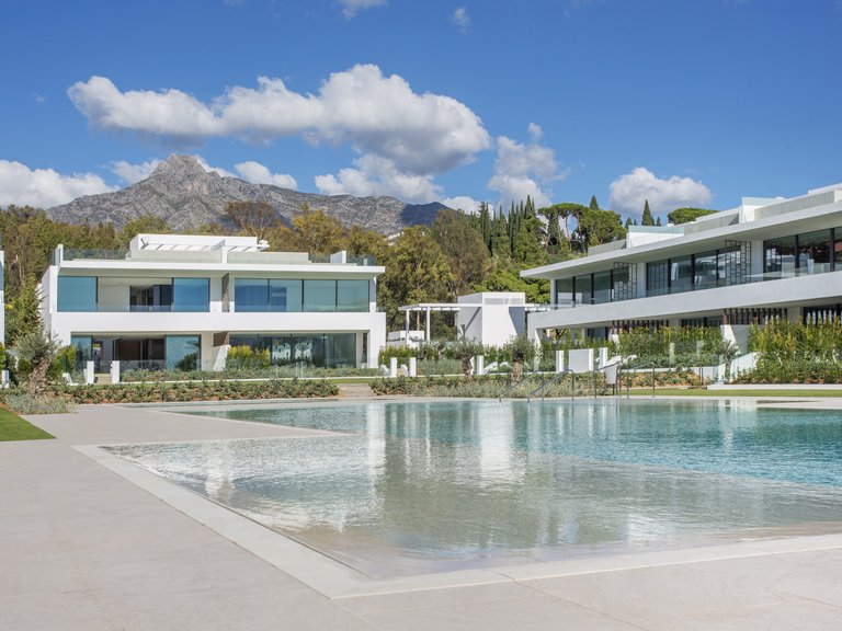 Villa for Sale in Marbella, Malaga 4