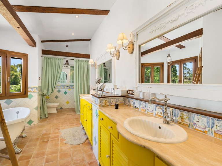 Villa for Sale in San Pedro De Alcantara, Malaga 22