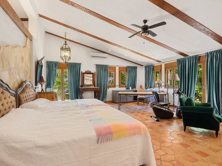 Villa for Sale in San Pedro De Alcantara, Malaga 24